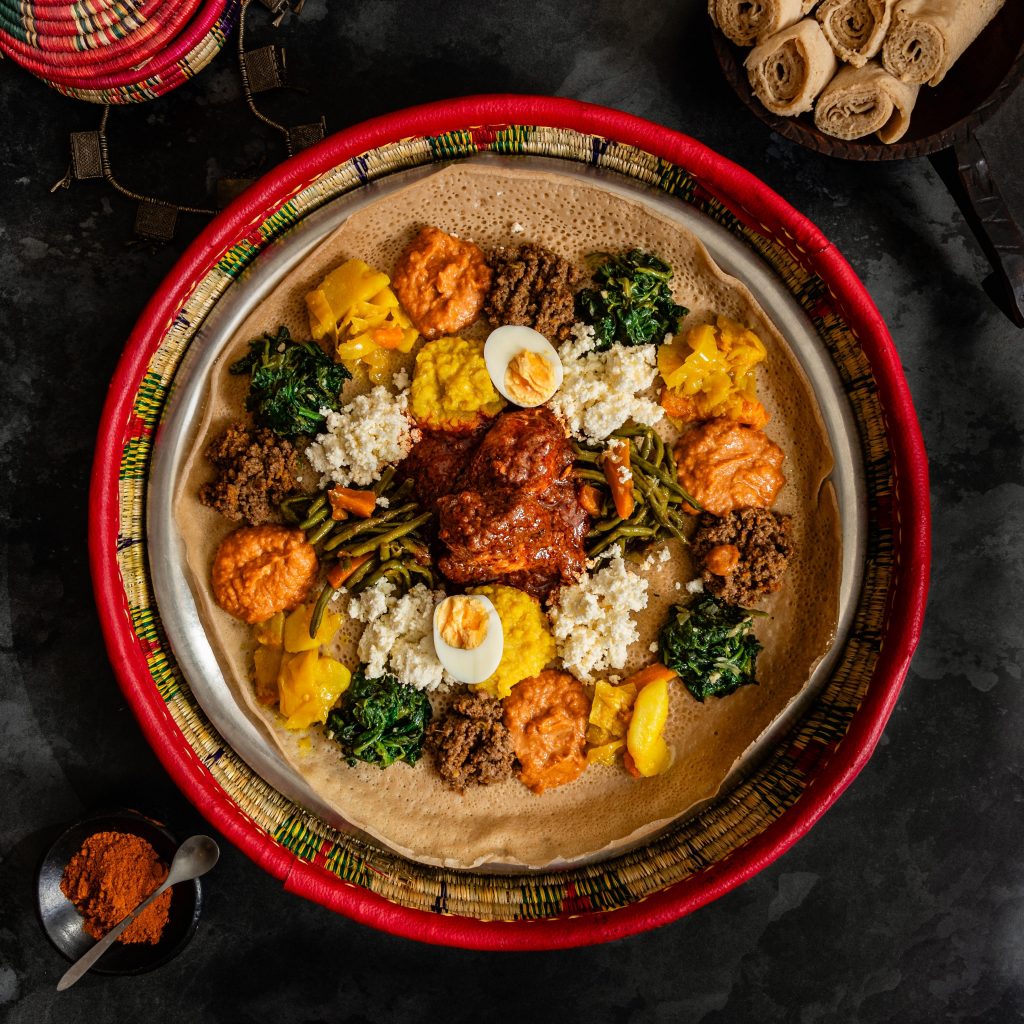 Plat ethiopien du restaurant Messob, restaurant éthiopien à Lyon